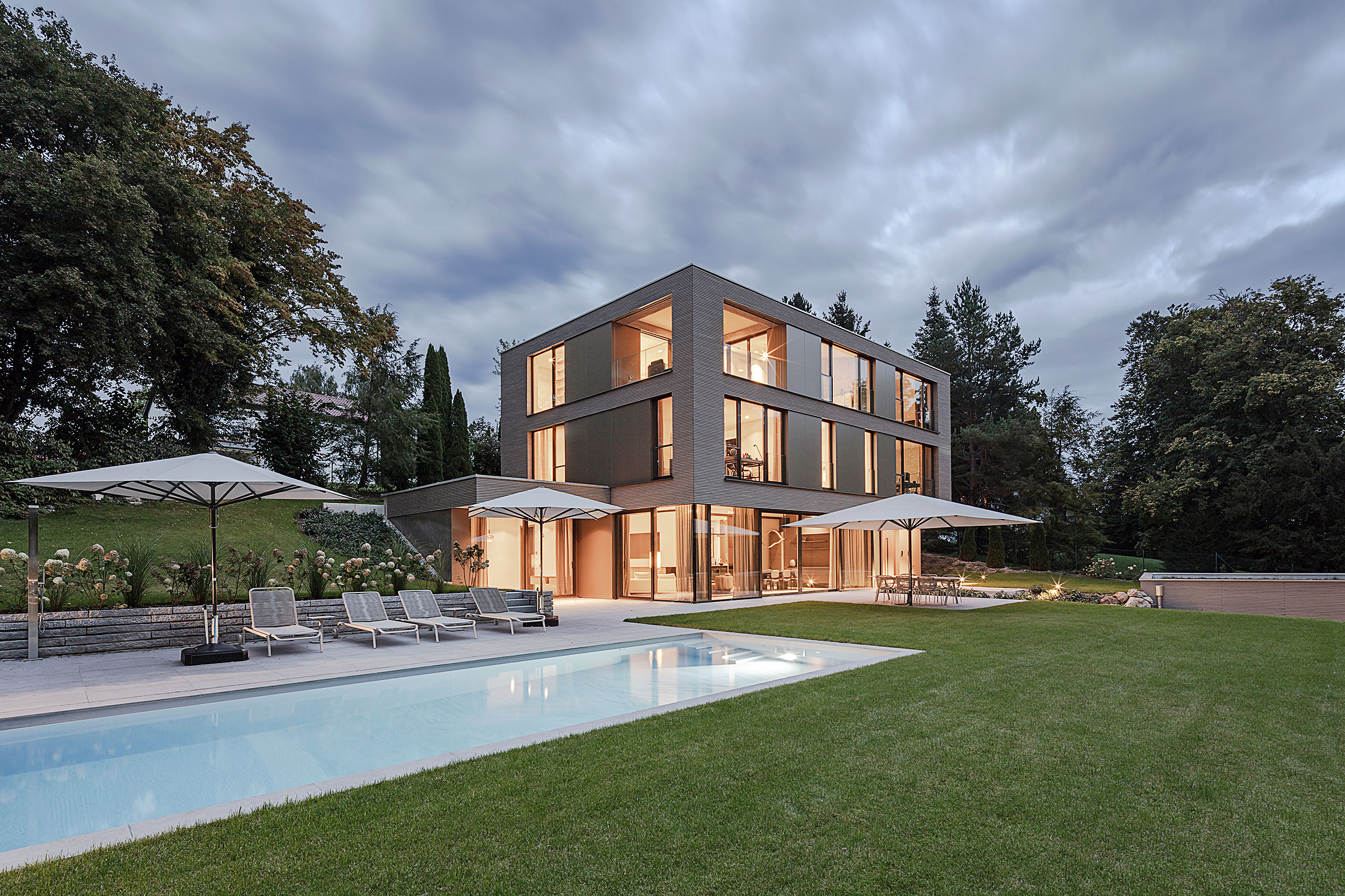 Fotograf für Architektur, Spezialist für hochwertige Abendaufnahmen in Architektur und Interiorfotografie