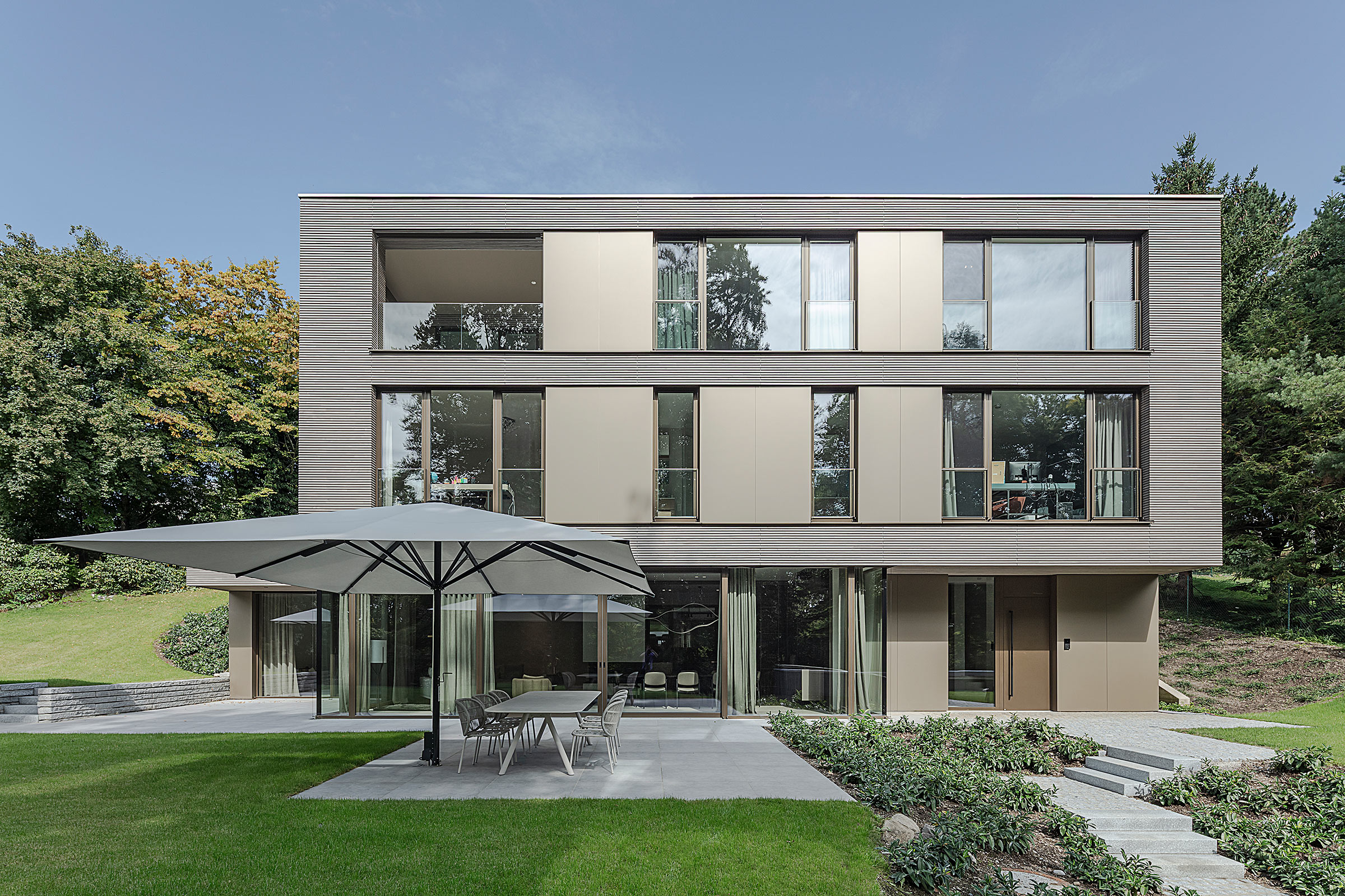 Architektur moderne Villa Aussenansicht, Fotograf für Architektur und immobilien