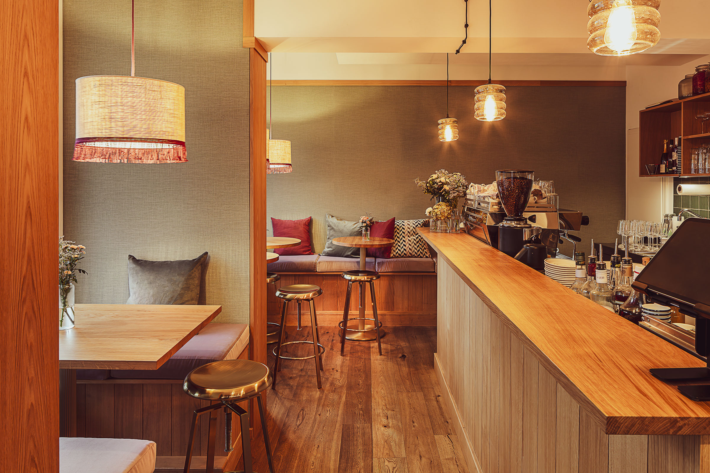 Café Carlotta Innenansicht, Fotografie Gabriel Büchelmeier