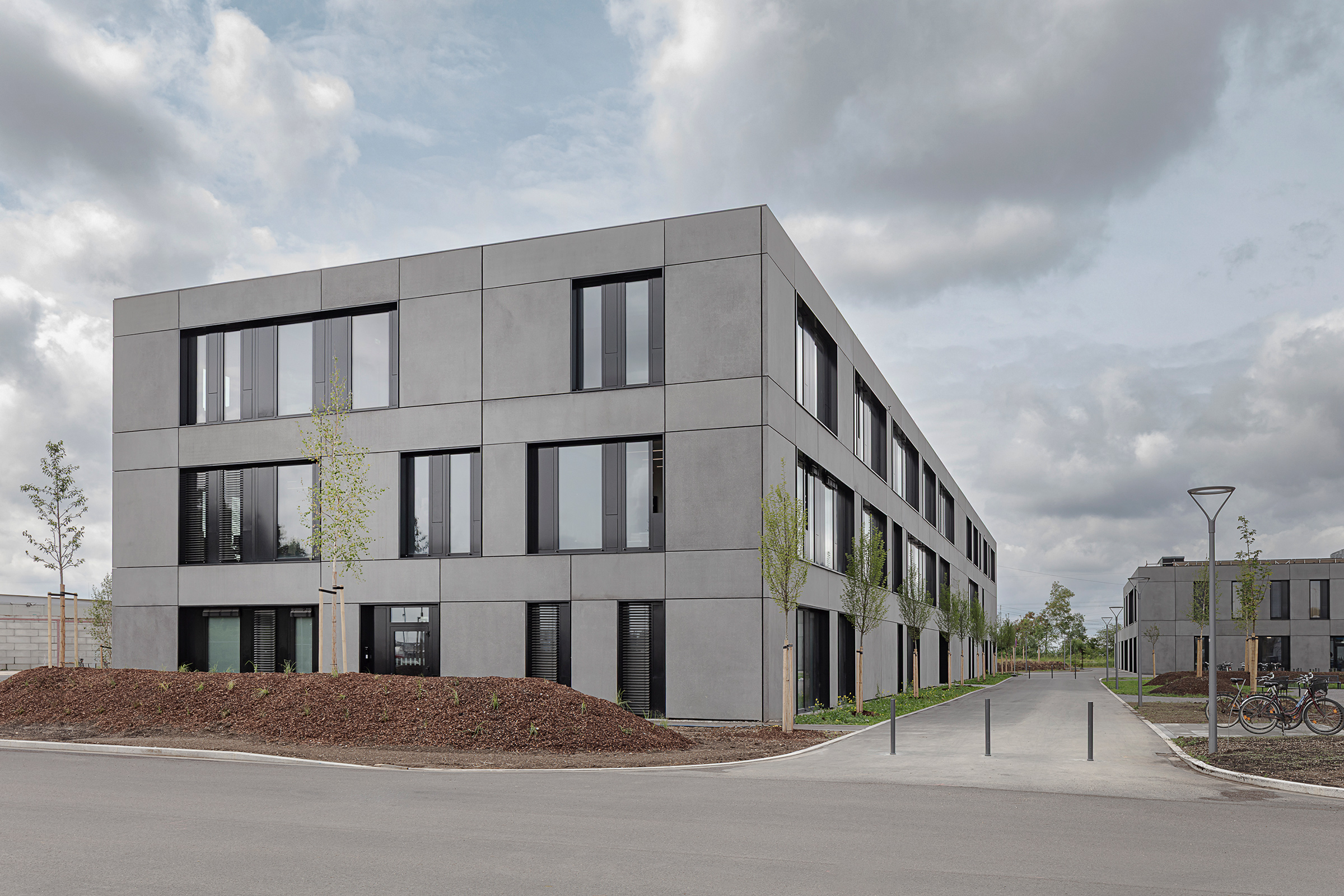 hochwertige Architekturfotografie in Bayern eines Bürogebäudes, Fotograf Gabriel Büchelmeier